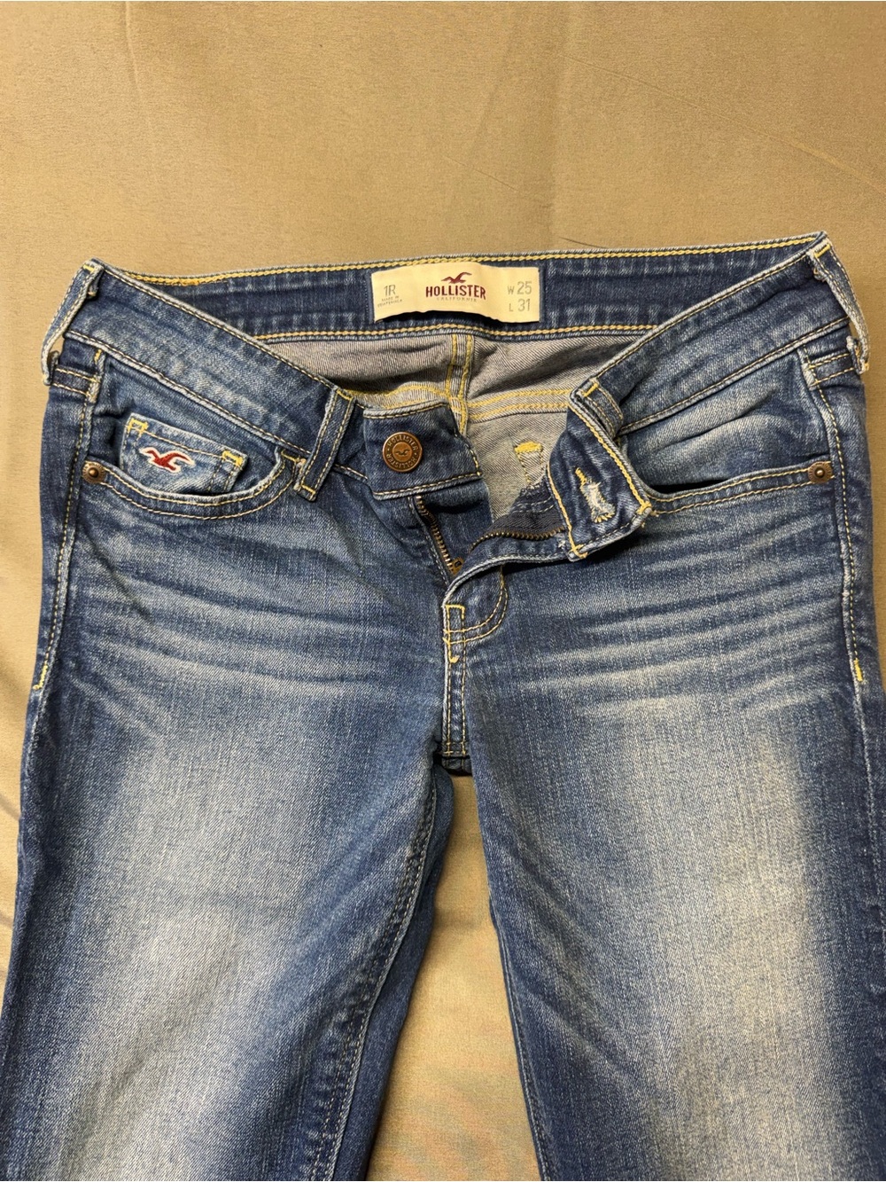 Hollister Women's Medium Blue Skinny Jeans with Faded Whiskering